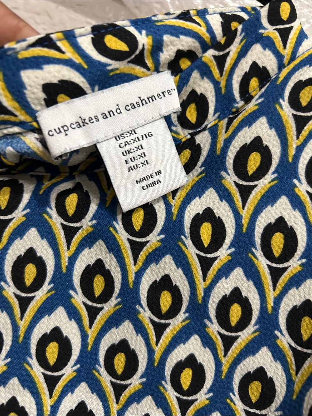 cupcakes & cashmere Blue Yellow Black Geometric Floral Top Sz XL office TC0106 - Picture 3 of 8